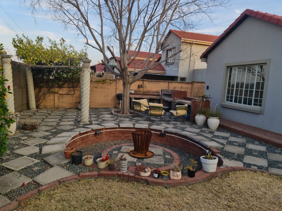 4 Bedroom Property for Sale in Rustenburg Central North West